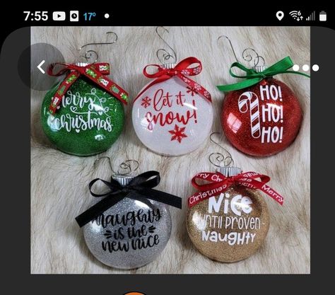 Ornament For Christmas Tree, Circut Xmas Ornaments, Glitter Ornaments Cricut, Cute Glitter Ornaments, Ornament Theme Ideas, Christmas Cricut Ornaments Diy, Glitter Diy Ornaments, Christmas Ornaments Decorations Ideas, Flat Ornaments Vinyl