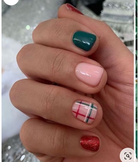 Christmas Nails Short, Christmas Gel Nails, Cute Gel Nails, Get Nails, Dipped Nails, Xmas Nails, Manicure Y Pedicure, Nails Short, Fancy Nails