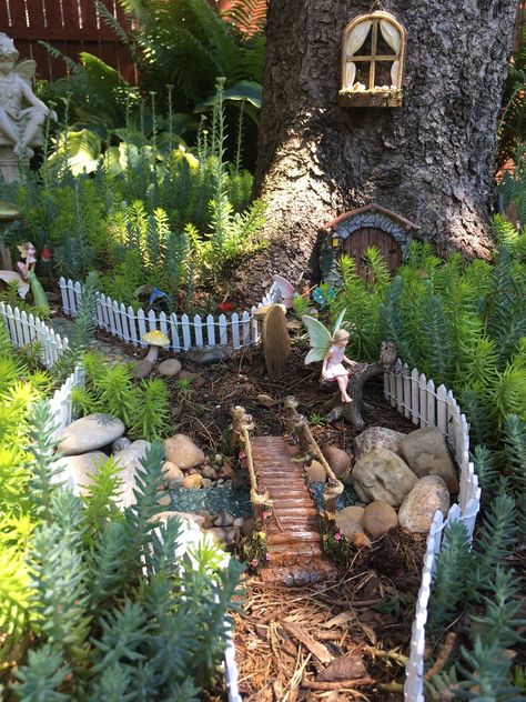 Fairy Village Garden, Fairy Village Aesthetic, Fairy Village Ideas, Fairy Garden Village, Tiny Fairy Garden, Fairy Town, Village Garden, Gnome Village, Faerie Garden