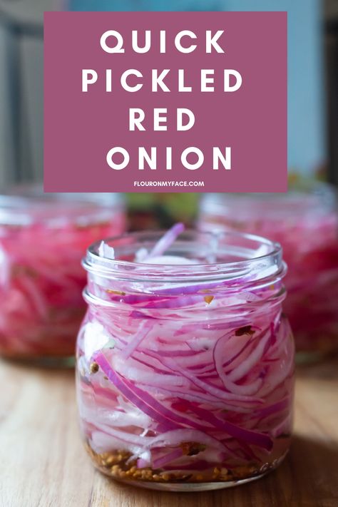 Tacos Pulled Pork, Make Pickled Red Onions, Refrigerator Pickle Recipes, Red Onion Recipes, Quick Pickled Red Onions, Quick Pickled Onions, Canning Food Preservation, Quick Pickled, Refrigerator Pickles