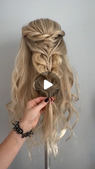 Easy Wedding Hairstyles Long Hair, Diy Half Updos For Long Hair, Half Up Hair Tutorial Wedding, Fish Braid Half Up Half Down, Easy Half Up Half Down Hairstyles Wedding, Boho Style Wedding Hair, Braid Hairstyles For Bridesmaids, Long Hair Upstyles Wedding, Diy Boho Wedding Hair