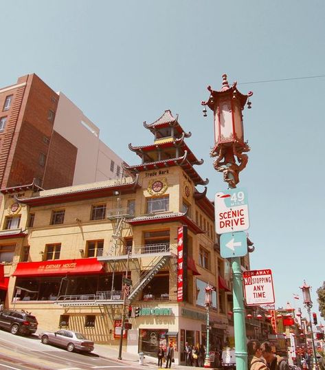 70s San Francisco, San Francisco Chinatown, San Francisco Architecture, San Francisco Vintage, Painting Studies, Vintage Road Trip, Collage Project, San Francisco Photography, Chinatown San Francisco