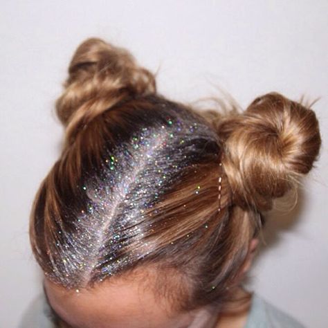 Glitter Roots Hair Trend - Music Festival Hairstyles | Teen Vogue Glitter Roots Hair, Official Hairstyle, Music Festival Hair, Disco Hair, Prom Ponytail, Glitter Roots, Black Wedding Hairstyles, Rave Hair, Up Dos For Prom