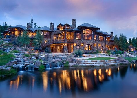 Mountain Mansion, Luxury Exterior Design, Mountain Dream Homes, Luxury Exterior, Dream Mansion, Modern Mountain Home, Architecture Model Making, Mountain Living, Modern Mountain