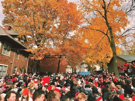 Midwest College Aesthetic, Midwest Autumn, Fall Feeling, Autumn Girl, Fall Photography, College Aesthetic, College Halloween, Girl And Boy, Photography Aesthetic