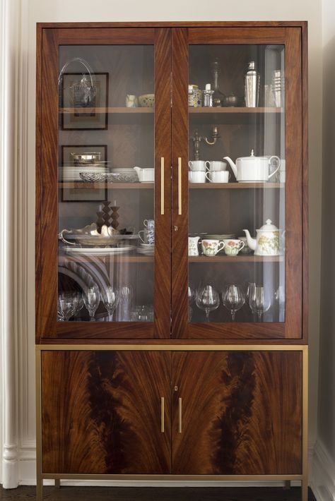 Kitchen Cupboard Designs Wood, Crokeries Cabinet Design, Kitchen Almirah Designs, Showcase Design Furniture, Dining Room Cupboards, Dining Room Glam, Crockery Cabinet Design, Wooden Cupboard Design, Brooklyn Townhouse