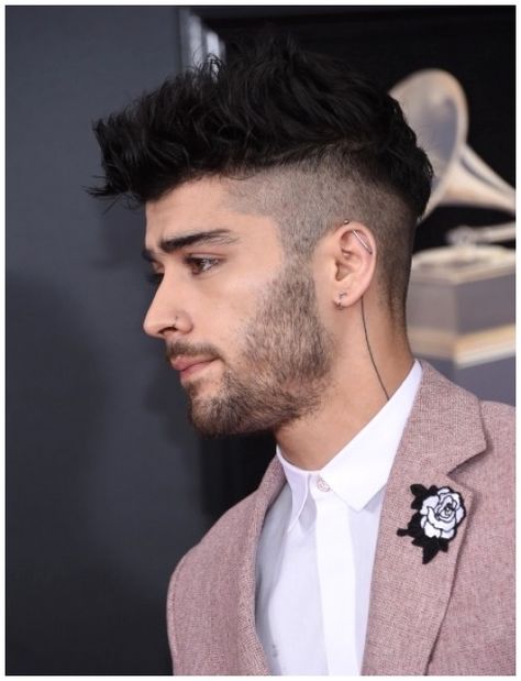 Zayn Malik Haircuts: Features + Easy Tutorial Zayn Malik Hairstyle Fade, Zayn Malik Haircut, Hairstyles Zayn, Uk Boys, Zayn Malik Photoshoot, Drew Taggart, Zayn Malik Hairstyle, Zayn Malik Style, Curly Hair Trends