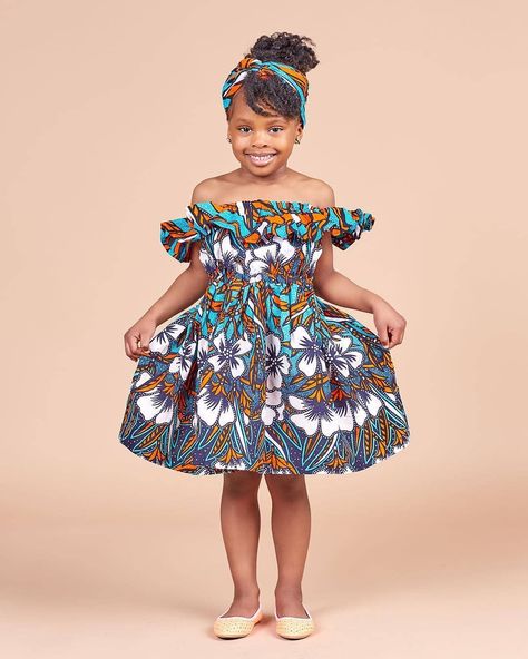 We're totally smitten by this bundle of cuteness dressed in @acekouture If you love this cuteness double tap and comment 👇👇👇 #afrifashionpromotion#afrifashion#africanfashion#fashion#fashionforkids#babydress#africanprint#sunday#kidsfashion#cute#baby#ootd Baby African Clothes, African Kids Clothes, Ankara Styles For Kids, South African Traditional Dresses, Styles For Kids, African Dresses For Kids, Afrikaanse Mode, Kids Dress Wear, African Children