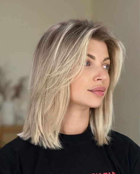 Long bob | Instagram 2023 Long Bob, Trendy Haircuts Medium, Medium Haircuts, Shoulder Length Hair Cuts, Long Bob Hairstyles, Long Hair With Bangs, Balayage Brunette, Haircuts For Long Hair, Spring Hairstyles