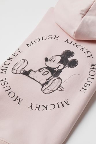 H&M Disney Shirts and Hoodies for a Trendy Take on Disney Style! Bambi And Thumper, Disney Posters, Adventures By Disney, Sweatshirt Fabric, Disney Jewelry, Minnie Ears, Mickey And Minnie, Disney Shirts, Gift Card Shop