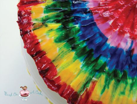 Bird On A Cake: Rainbow Tie Dye Cake ;; totally making this for my sisters next birthday bc she loves anything tie dye!! Tie Dye Cake Frosting, Tie Dye Frosting, Tye Dye Cake, Tie Dye Cake, Tie Dye Cupcakes, Tie Dye Birthday Party, Cake Rainbow, Ty Dye, Tie Dye Birthday