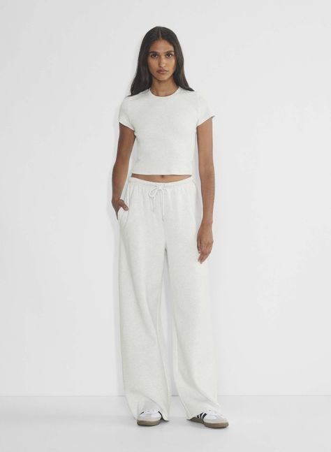 COZY FLEECE MEGA FLUTTER™ SWEATPANT Aritzia Sweatpants, Cream Sweatpants, Cute Sweatpants, White Sweatpants, Ocean Birthday, Sweatpants Outfit, Casual Outfit Inspiration, Wide Leg Sweatpants, Fleece Sweatpants