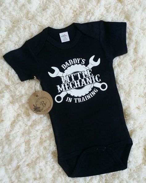 Onsies Ideas, Boy Onesies, Funny Baby Clothes, Baby Black, Baby Massage, Boy Onesie, Baby Boy Onesies