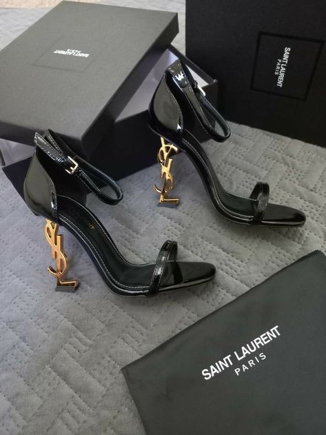 Luxurious shoes, saint Laurent shoes, expensive look, black heels #heels #shoes #luxurry Expensive Shoes Aesthetic, Talon Yves Saint Laurent, Heels Expensive, Ysl High Heels, Shoes Expensive, Luxurious Heels, Expensive Heels, Dream Heels, Luxurious Shoes