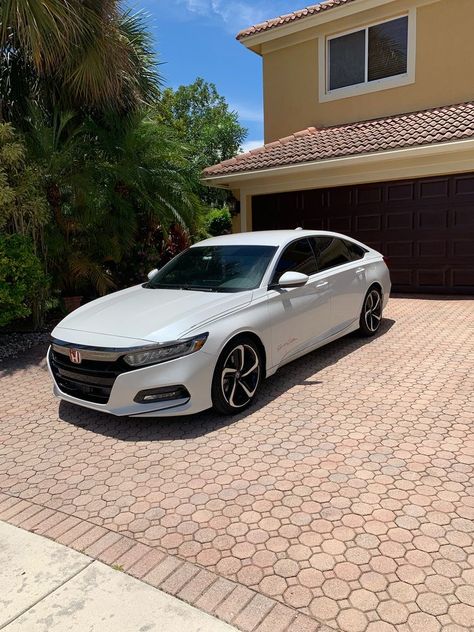 Honda Accord Aesthetic, White Honda Accord, Honda Accord Modified, 2019 Honda Accord, Best Cars For Teens, 2018 Honda Accord, Car For Teens, Civic Car, Honda Accord Sport