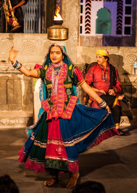 Fire Dance from the Bikaner Region of Rajasthan, India Rajasthan Dance, Jaipur Tourism, Safari Desert, North India Tour, South India Tour, Delhi City, Dance Of India, Cultural Dance, Taj Mahal India