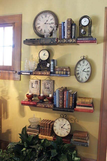 Wood Ironing Boards, Old Clocks, Deco Originale, Book Wall, Book Shelves, Fall Ideas, Vintage Clock, Book Shelf, Old Wood