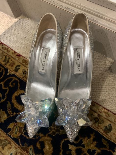 Chimmy choo crystal shoes that make me Cinderella IRL Jimmy Choo #jimmychoo Chimmy Choo, Jimmy Choo Cinderella, Jimmy Choo I Want Choo, Heels Aesthetic, Crystal Shoes, Light Camera, Instagram Pictures, Jimmy Choo, Cinderella