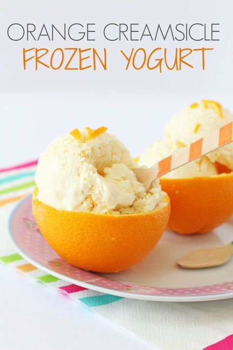 A deliciously creamy and healthy orange frozen yogurt recipe | My Fussy Eater blog *****  2 oranges,  500g / 2 cups plain greek yogurt,  ½ tsp vanilla,  optional: honey or maple syrup to sweeten, Frozen Yogurt Recipe, Frozen Yogurt Bark, Frozen Yogurt Recipes, Yogurt Bites, Yogurt Recipe, Yogurt Ice Cream, Frozen Yoghurt, Easy Meals For Kids, Ice Cream Popsicles