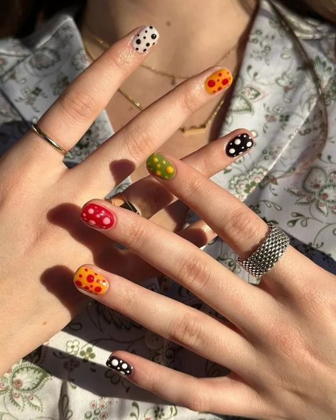 60 Fall Nail Ideas to Get You Excited for Cozy Season Easy Dot Nail Art, Fall Nail Ideas, November Nails, Hippie Nails, Dot Nail Art, Happy Nails, Vibrant Nails, Dots Nails, Makeup Tattoos