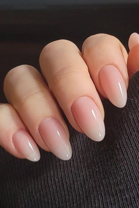 Short Almond Ombre Nails, Summer Nails 2024 Trends Almond Simple, Promotion Nails, Powder Nail Ideas, Mail Inspo, Nails Styles, Nail Color Trends, Elegant Nail Designs, Nude Nail Designs