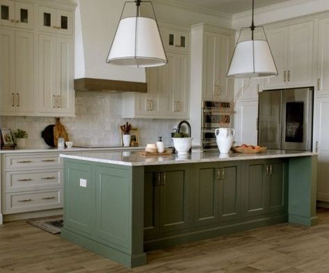 Video: Green Paint Shade Recommendations Part I - KBF Design Gallery Garden Kitchen Design, Kraftmaid Kitchens, Massive Kitchen, Green Kitchen Island, Beige Cabinets, Grey Kitchen Island, Green Island, Beach Kitchens, Florida Design