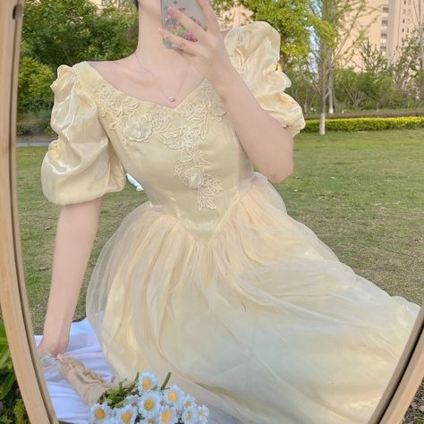 Megoosta Fashion 🌈☀️🌙⭐️ on Instagram: “Imagine being a modern day Princess Belle🌹” Yule Ball Dress Hufflepuff, Yellow Prom Dress Long, Yellow Princess Dress, Ball Gown Short, Gown Aesthetic, Princess Inspired Outfits, Puff Sleeve Maxi Dress, Flowery Dresses, Yellow Clothes