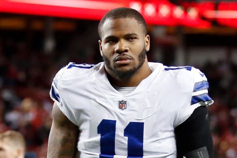 Dallas Cowboys linebacker Micah Parsons slams Universal Studios pricing, calls It a rip-off on Twitter Check more at https://news.ariftv.com/dallas-cowboys-linebacker-micah-parsons-slams-universal-studios-pricing-calls-it-a-rip-off-on-twitter/ Micah Parsons, Dallas Cowboys, Dallas, Nfl, On Twitter, Twitter, Quick Saves