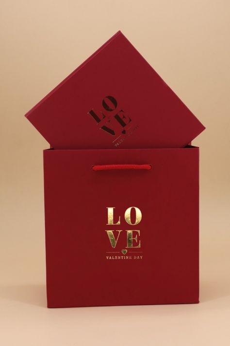 Store Launch Invite, Valentines Luxury, Packaging Design Ideas, Customized Packaging, Fancy Packaging, Red Gift Box, Gifts Packaging, The Giver, Spot Uv