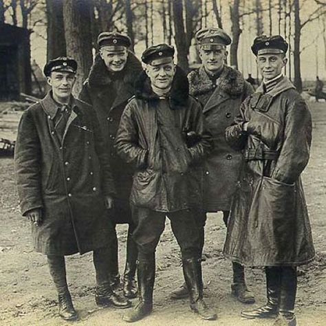 The 'Flying Circus' L-R: Sebastian Festner, KIA 1917; Karl-Emil Schäfer, KIA 1917; Manfred von Richthofen, KIA 1918; Lothar von Richthofen, d: 1922; Kurt Wolff KIA 1917 Manfred Von Richthofen, The Red Baron, Ww1 History, Luftwaffe Planes, Ww 1, German Soldiers Ww2, Flying Ace, Red Baron, Mystery Of History