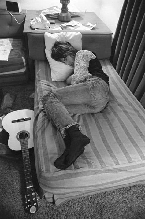 Xo Tour Life, Rolling Stones Keith Richards, Rock Musicians, 60s Rock, Chelsea Hotel, The Yardbirds, Rock Guitarist, Joan Baez, Jeff Beck