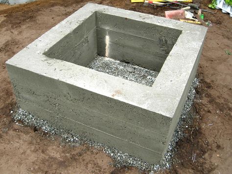 Get+instructions+and+watch+video+on+how+to+build+a+backyard+fire+pit+from+the+DIYNetwork.com+ Fire Pit Essentials, Concrete Fire Pit, Outside Fire Pits, Fire Pit Materials, Backyard Fire Pit, Fire Pit Ring, Fire Pit Landscaping, Metal Fire Pit, Fire Pit Furniture