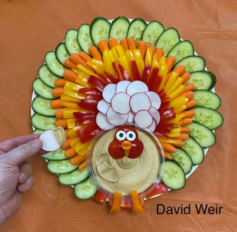 David Weir - Turkey Crudites (Veggie) Tray 🥒🥒🥒🥕🥕🥕🫑🫑🫑🌶🌶🌶... Turkey Made Out Of Veggies, Thanksgiving Turkey Veggie Tray Ideas, Turkey Shaped Veggie Tray, Vegetable Turkey Tray, Thanksgiving Veggie Tray Turkey, Turkey Crudite Platter, Veggie Turkey Tray, Turkey Veggie Tray Vegetable Platters, Turkey Veggie Tray Thanksgiving