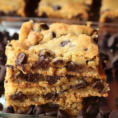 Lazy Chocolate Chip Cookie Bars Lazy Chocolate Chip Bars, Lazy Cookie Bars, Lazy Chocolate Chip Cookie Bars, Chocolate Cookie Bars, Caramel Bits, Chocolate Chip Bars, Chocolate Chip Cookie Bars, Cake Bars, Cookie Bar Recipes