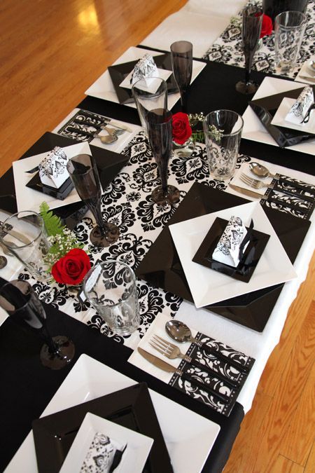 White Wedding Place Settings, Gangster Wedding, White Table Setting, Black And White Table, Engagement Themes, Black And White Wedding Theme, Backyard Reception, Night In Paris, Vintage Inspired Wedding Dresses