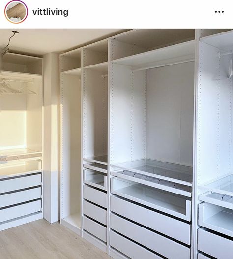 Ikea Walk In Closet Ideas Pax Wardrobe, Dressing Room Ideas Ikea, Ikea Pax Dressing Room, L Shaped Walk In Closet Small, Pax Wardrobe Layout, Pax Closet Ideas, L Shape Walk In Closet, Walk In Closet Design Ideas, Ikea Dressing Room