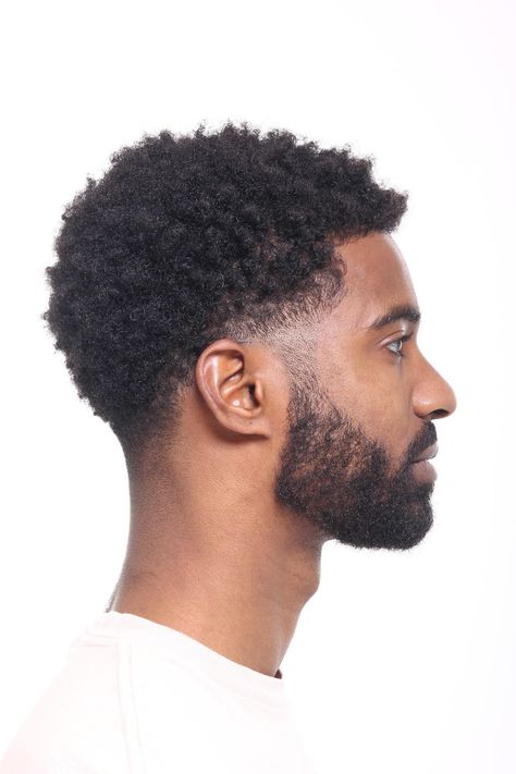 Afro Hair Fade, Temp Fade Haircut, Waves Hairstyle Men, Men Fade Haircut Short, Fade Haircut Styles, Afro Hairstyles Men, Black Hair Cuts, Men Haircut Curly Hair, Black Men Beards