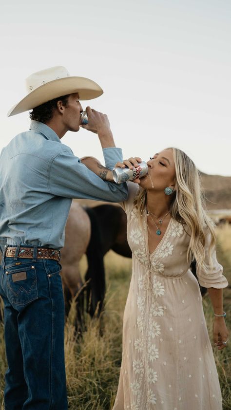 Couple Photoshoot With Beer, Engagement Party Western, Engagement Photos Ideas Western, Country Chic Engagement Photos, Western Theme Engagement Pictures, Western Engagement Shoot, Engagement Photos Theme Ideas, Western Wedding Photography, Barn Engagement Pictures