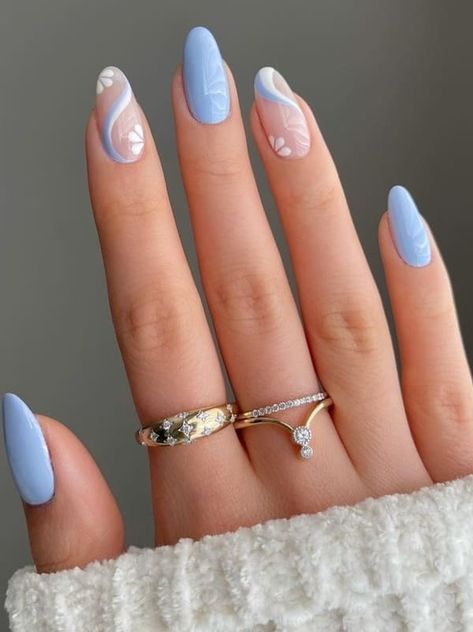 light blue nails with subtle flowers Simple Gel Nails Summer Almond, Short Almond Gel Nails Ideas, Acrylic Nail Ideas For School, Basic Nail Designs, Acrylic Nails With Flowers, Unghie Sfumate, Cute Simple Nails, Simple Gel Nails, Summery Nails