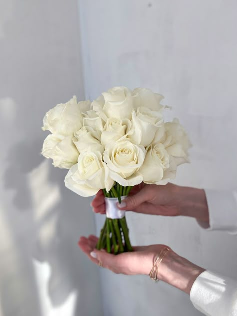 Off White Rose Bouquet, Small Wedding Bouquet Simple White, Small Rose Bridal Bouquet, Simple Rose Bouquet Wedding, White Tulips Wedding Bouquet, Small Bridesmaids Bouquets, Wedding Small Bouquets, Small White Rose Bouquet, Bride Bucket Flowers