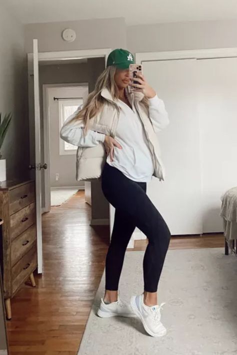 Maternity Soccer Mom Outfit, Maternity Athleisure Outfits Fall, Maternity Plane Outfit, Pregnant Game Day Outfit, Maternity Vest Outfit, Pregnant Rainy Day Outfit, Maternity Game Day Outfit, Sporty Maternity Outfit, Athletic Maternity Outfits