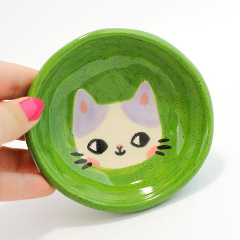 Pottery Ideas Cute, Designs For Pottery, Cat Pottery Painting, Clay Box Ideas, Paint Your Own Pottery Ideas, Cute Ceramics, Cute Pottery, Ceramic Cafe, Diy Pottery Painting