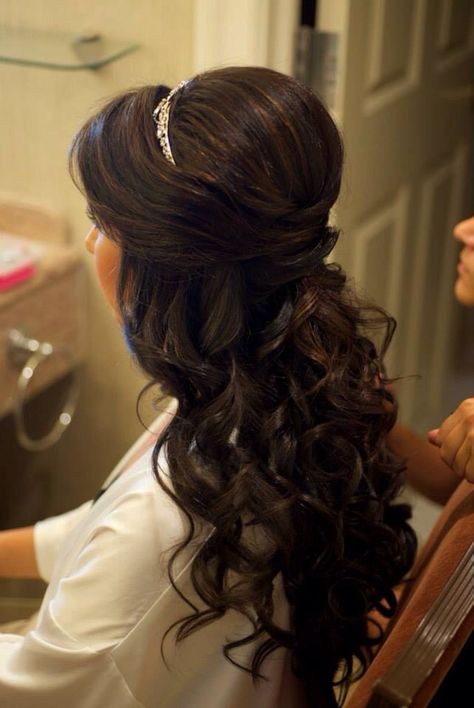 Beauty And The Beast Wedding Hairstyles, Beauty And The Beast Hairstyle Quince, Beauty And The Beast Wedding Makeup, Beauty And The Beast Hairdo, Beauty And The Beast Wedding Hair, Beauty And The Beast Quince Makeup, Belle Beauty And The Beast Hairstyle, Bell Hairstyle Disney, Disney Wedding Hairstyles