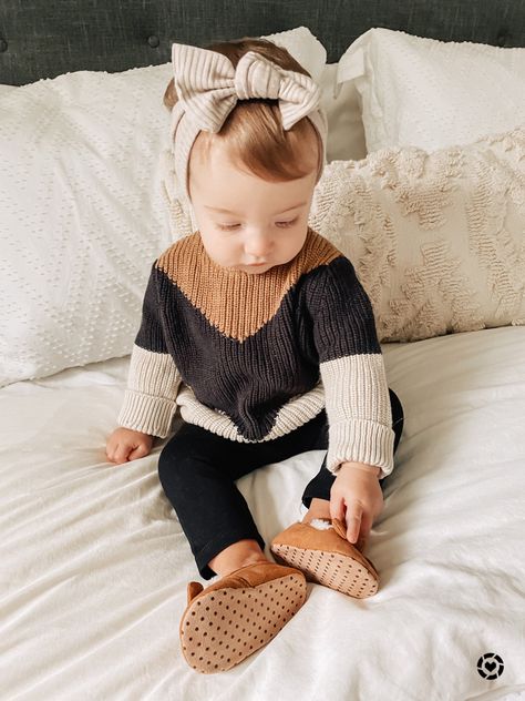 Fall Outfits For Baby Girl, One Year Old Girl Outfits, Infant Fall Outfits Girl, Baby Girl Neutral Outfits, Winter Baby Girl Outfits, Baby Fall Outfits Girl, Neutral Fall Family Photo Outfits, Baby Girl Outfits Fall, Hannah Outfits