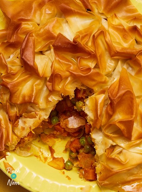 Samosa Pot Pie, Pinch Of Nom Recipes, Samosa Pie Recipe, Vegetarian Tart Recipes, Samosa Pie, Filo Pastry Pie, Vegetarian Pie Recipes, Feta Tart, Filo Pastry Recipes