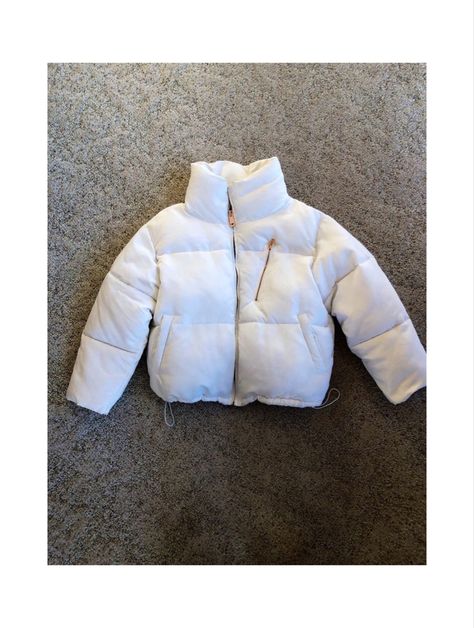 Puffy White Jacket, White Puffy Jacket Outfit, Puffy Jacket Outfit, White Winter Jacket, White Puffer Jacket, White Puffer, Afghan Fashion, Puff Jacket, Puffy Coat