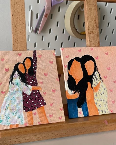 Taking orders for customised paintings🩷 dm to order!💌 Flat face illustrations - available on 3 sizes Prices are inclusive of Free shipping and mini easel Customised paintings, custom painting, handmade painting, handmade gifts, personalised gifts India, small business India, faceless painting, couple artwork, gifts for her, gifts for him #customisedgifts #customisedpaintings #customisedpainting #coupleart #facelessportrait #facelesspainting #handmadegifts #customizedpainting #custompaint... Painted Gifts For Friends, Canvas Painting Birthday Gift, Friends Aesthetic Painting, Painting For Friends Birthday, Paintings With Friends, Two Friends Painting, Best Friends Painting Ideas, Cute Paintings For Best Friends, Best Friend Canvas Painting