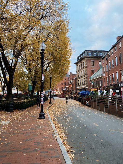 An autumn day in the historic city of Boston. 🍂 New England in the fall. Fall foliage in Boston. Boston Fall Aesthetic, Boston In November, Boston In October, Boston Autumn, Fall In Boston, Courtney Campbell, New England In The Fall, Boston In The Fall, Fall Boston