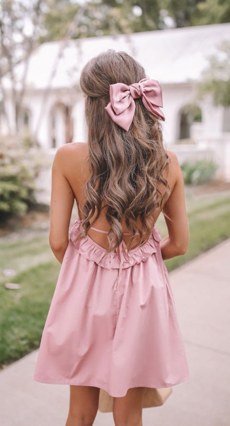 Dusty rose backless dress & bow Hairstyle With Bow, Valentines Hairstyles, Barbie Hairstyle, Southern Curls And Pearls, Bold Hair Color, Bow Hairstyle, Ribbon Hairstyle, Peinados Fáciles Para Cabello Corto, Bun Hairstyles For Long Hair