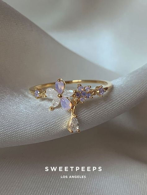 Rings That Dont Tarnish, Rose Gold Aesthetic Jewelry, Rings Engagement Flower, Purple Flower Ring, Cute Rings For Teens, Cute Promise Rings Girlfriends, Cute Rings Gold, Cottagecore Rings, Cute Aesthetic Jewelry